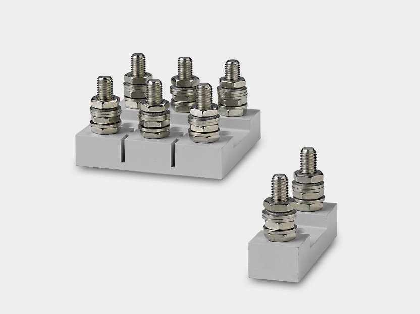 Fuse holder for strip fuses to DIN 43560
